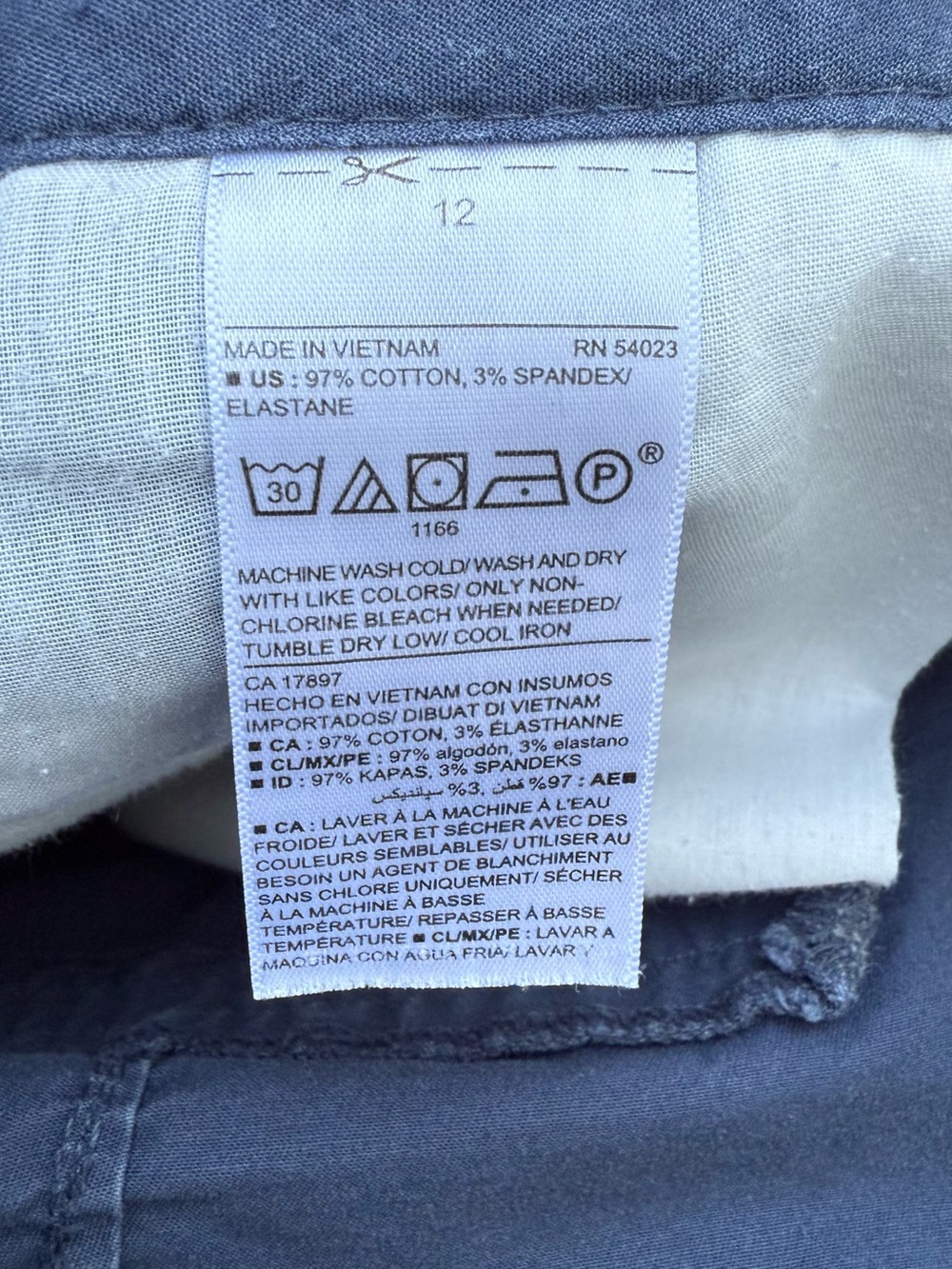 Old Navy Women's 12 Navy Blue Bermuda Shorts Blue - Picture 8 of 9